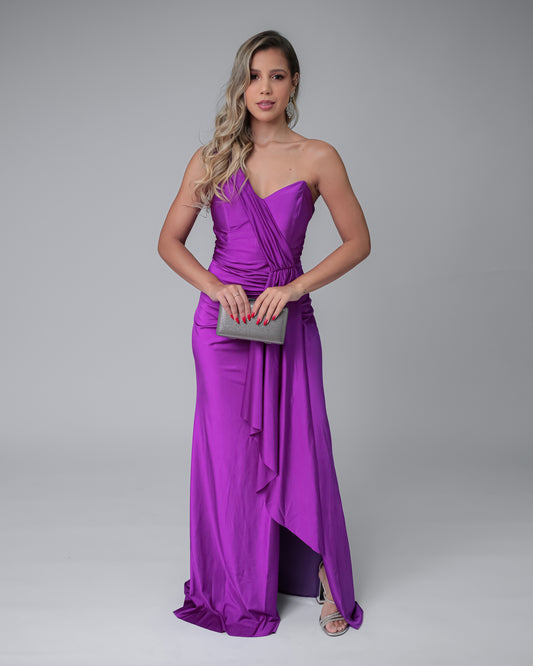 Vestido longo roxo com transpasse e fenda