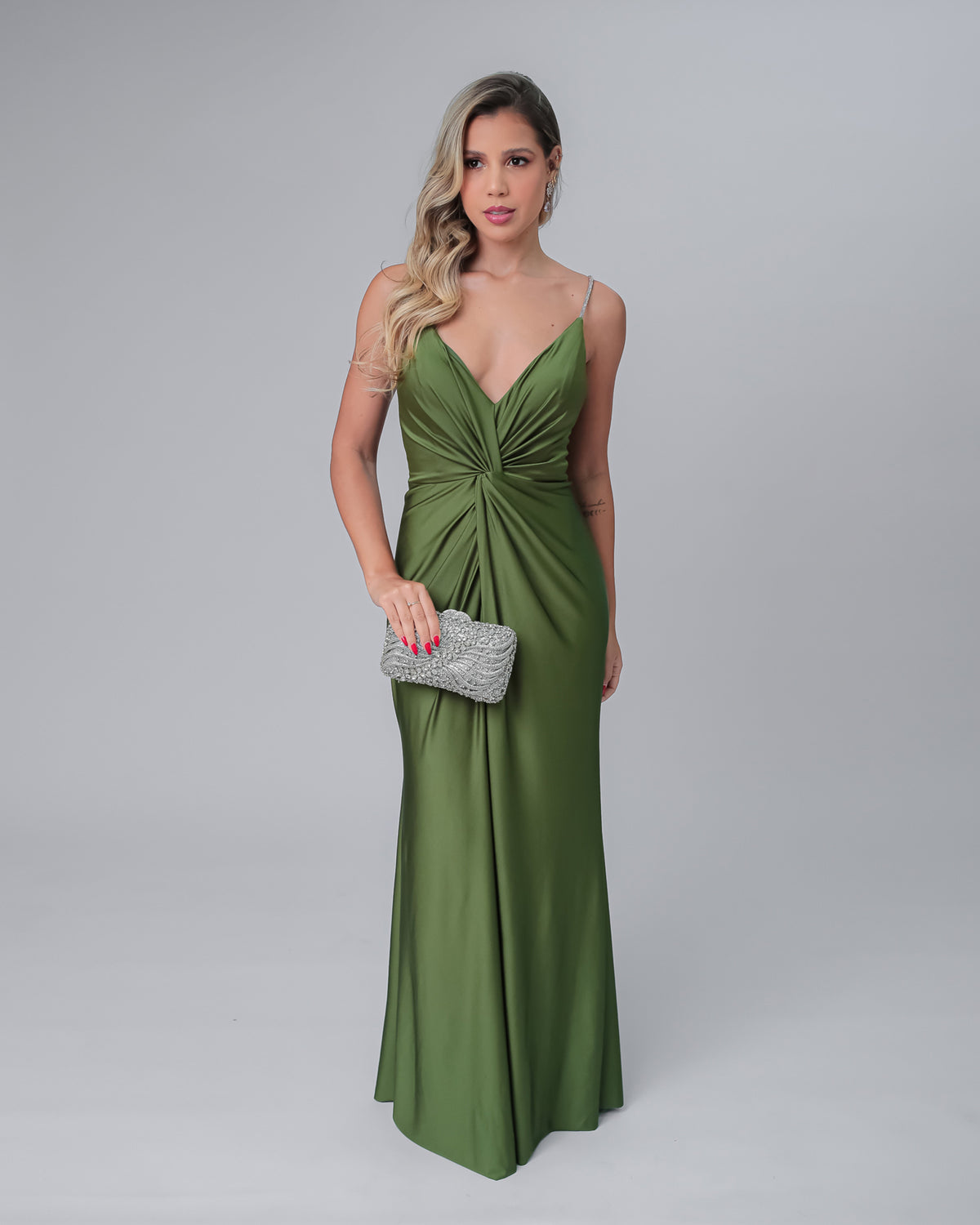 Vestido longo decote V com fenda verde oliva